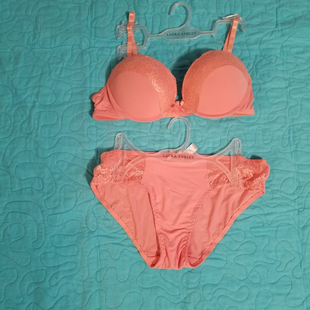 36C bra and large panties from Laura Ashley